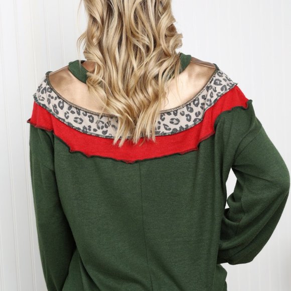 Haptics Full Size Leopard Contrast Exposed Seam Top in Evergreen - Picture 2 of 9